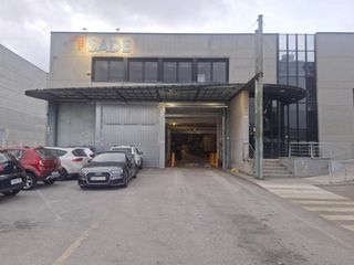 Miete Fabrikhalle in Carrer y 2. Excelente nave industrial en alquiler en zona franca