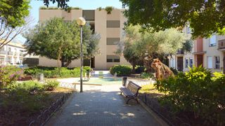 Pis a Carrer d'esteve 24. Vivienda de dos dormitorios dobles con 2 baños y balcón
