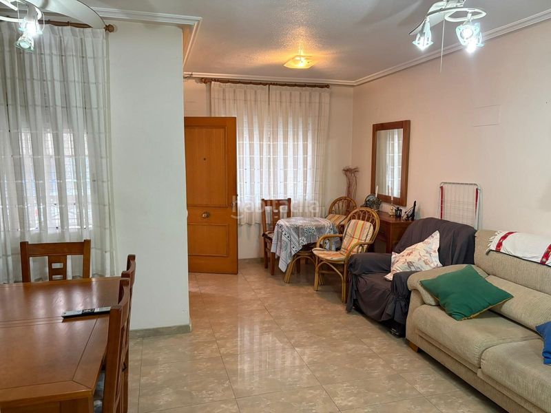 Foto 62d75588-fb93-49b0-b045-ba393dbbd047. Casa a pedro lorca 121 a Las Piscinas Naturales Torrevieja