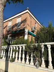 Casa adossada a RESIDENCIAL EL MIRADOR 70