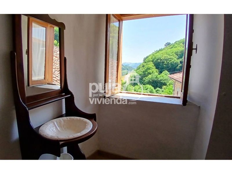 Foto 9a0cf775-7c91-40e4-ba82-2b3d619bef43. Casa amb aparcament a Tineo