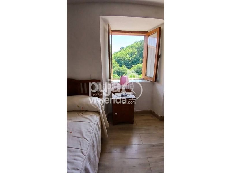 Foto a4f32366-d99b-4940-a41e-57ec76fe9616. Casa amb aparcament a Tineo