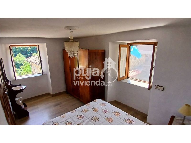 Foto d4d09f4d-d1cb-4460-bef8-b2b0a8cf5918. Casa amb aparcament a Tineo
