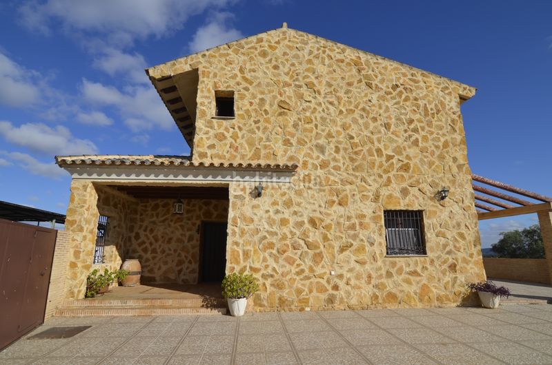 Foto 1c2d5b47-9bad-4f1c-95c1-c8a2466810f8. Chalet in calle francisco delgado alonso 37 in Madroño (El)