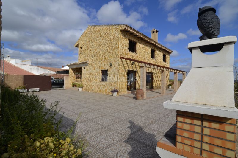 Foto 99ec6f29-6443-4b4c-b513-17ef9990787a. Chalet in calle francisco delgado alonso 37 in Madroño (El)