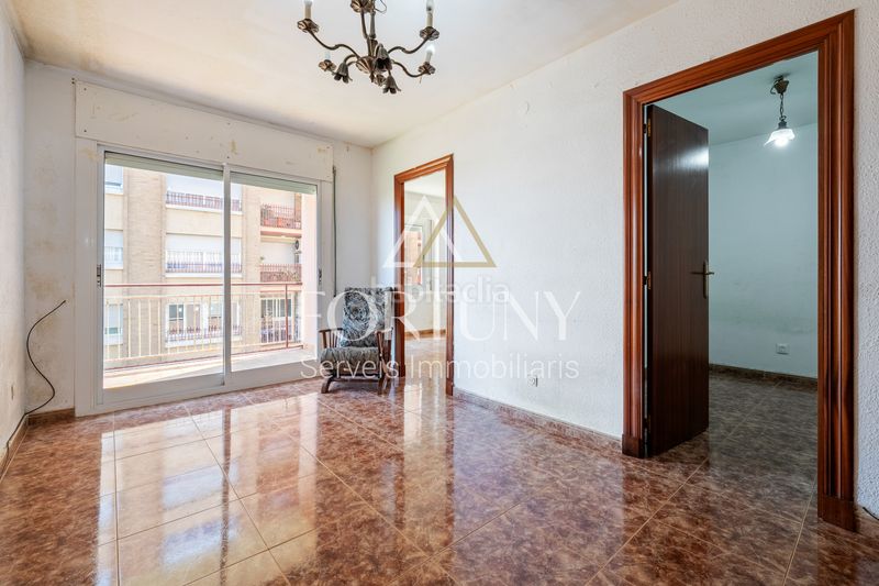 Foto f45cd31e-f9ed-4a36-ac7d-f1d18afcab97. Pis a Temple Tortosa