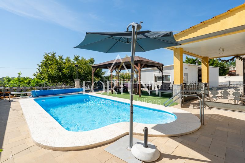 Foto 765548e3-0774-4498-b205-b8b3ad82ba73. Casa amb aparcament piscina a Catllar (El)