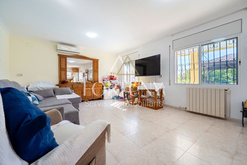 Foto a627c803-8c89-4315-9f2b-c8e1f3c74b85. Casa amb aparcament piscina a Catllar (El)