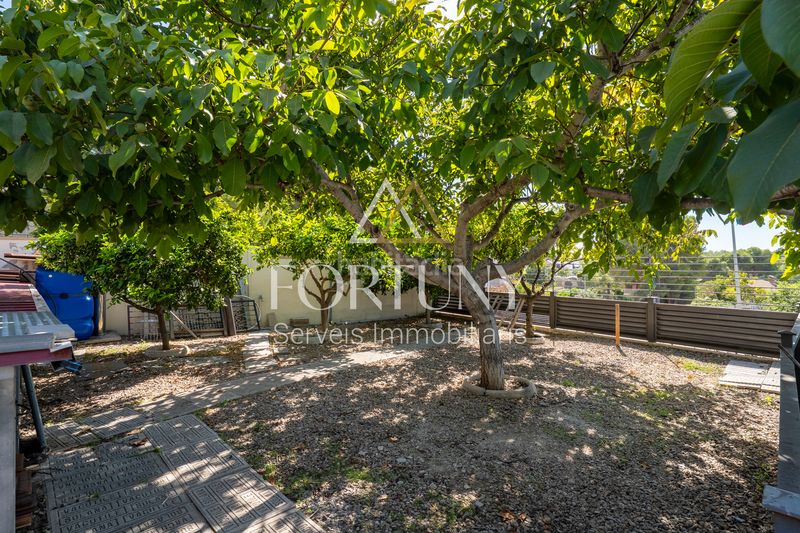 Foto a9a13836-f742-429f-b0da-73d584726064. Casa amb aparcament piscina a Catllar (El)