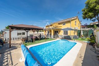 Maison  Rafael casanova. Casa en venta en catllar