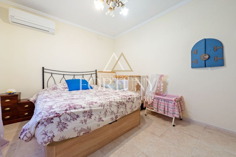 Foto f99df1da-9651-4107-a044-a200d33456d5. Casa amb aparcament piscina a Catllar (El)
