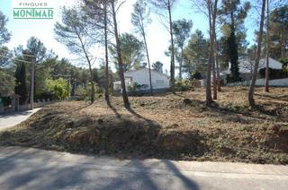 Terreny residencial a Olivella. Amplia parcela esquinera a dos calles en mas mestre