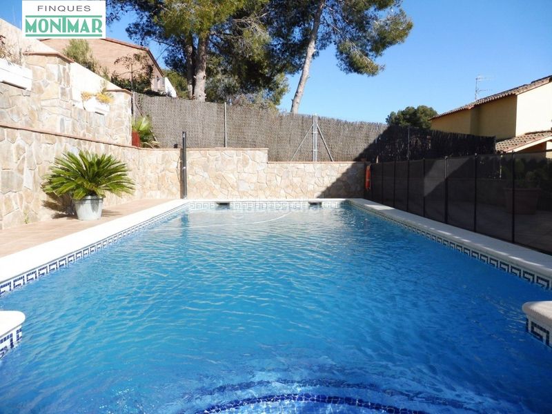 Foto 1cf2c4c4-01a0-4051-b028-386488a7b5a4. Casa amb calefacció aparcament piscina a Olivella