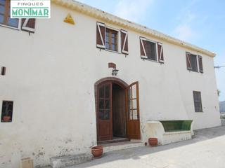 Masia a Sant Jaume dels Domenys. Venta de masía del siglo xv en castellvi de la marca con 25 ha.