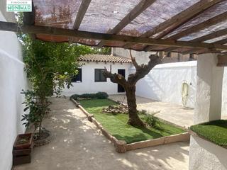 Maison à Els Monjos. Casa en el centro con mas de 100 metros de patio exterior