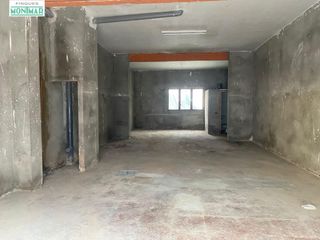 Business premise  Calle de jaume balmes. Local diáfano a pie de calle en calle jaume balmes, sant pere de