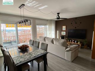 Ático  Calle joan carandell. Ático dúplex con amplias terrazas, piscina y garaje en el centro