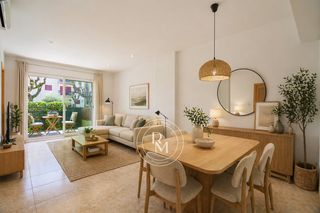 Pis a Sant Salvador. Planta baja con jardin, parking y trastero a 200 m de la playa