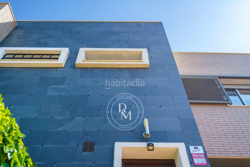 Foto 5f1c0b31-772a-43b4-a49f-c2c1116f740c. Casa aparellada amb xemeneia calefacció aparcament piscina a Roda de Barà