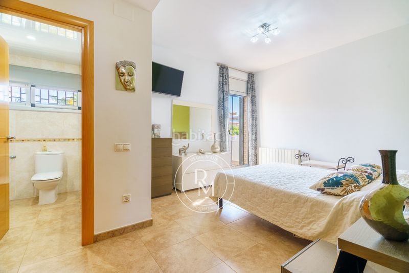 Foto f8c421c5-a562-4827-91ba-b8ddab960e05. Casa aparellada amb xemeneia calefacció aparcament piscina a Roda de Barà