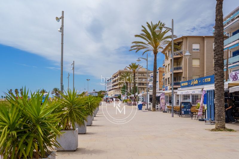Foto 126d4065-039b-42f5-8ee1-09e24cf73bf2. Apartament amb calefacció aparcament a Coma-ruga platja Coma-ruga