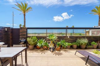 Apartment in Coma-ruga Platja. Apartamento en primera l�nea de mar con gran terraza � coma-ruga