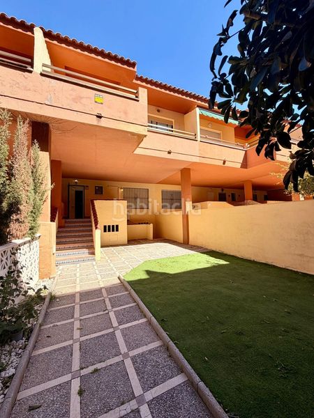 Foto 2a265503-1009-4c9a-ad42-d0b56e1184d6. Xalet amb aparcament piscina a Salobreña costa Salobreña