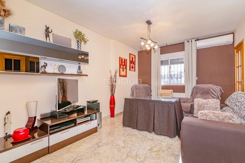 Foto c9c833eb-4149-473d-827f-00326a4c710c. Casa adossada amb aparcament a Cijuela