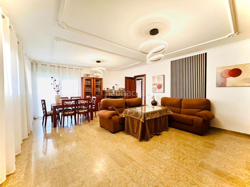 Foto edc1d6a9-c55a-40c4-9e25-1614143abf1a. Chalet espectacular chalet en Santa Fe