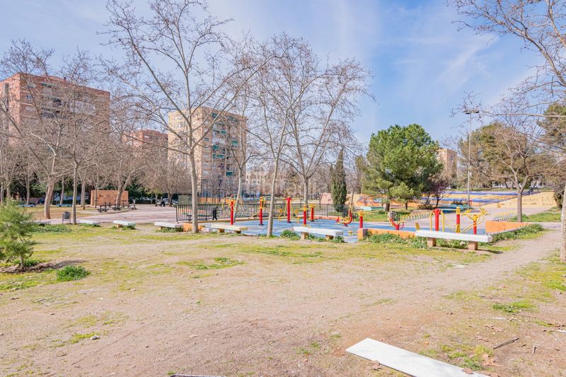 Foto 4f30564c-3a2f-4980-bad5-55d03e120002. Pis amb calefacció aparcament a Cartuja Granada