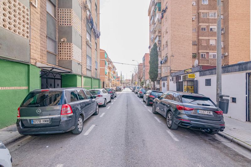 Foto 533158d2-ede9-4e10-a4e5-8cee68a6724e. Pis amb calefacció aparcament a Cartuja Granada