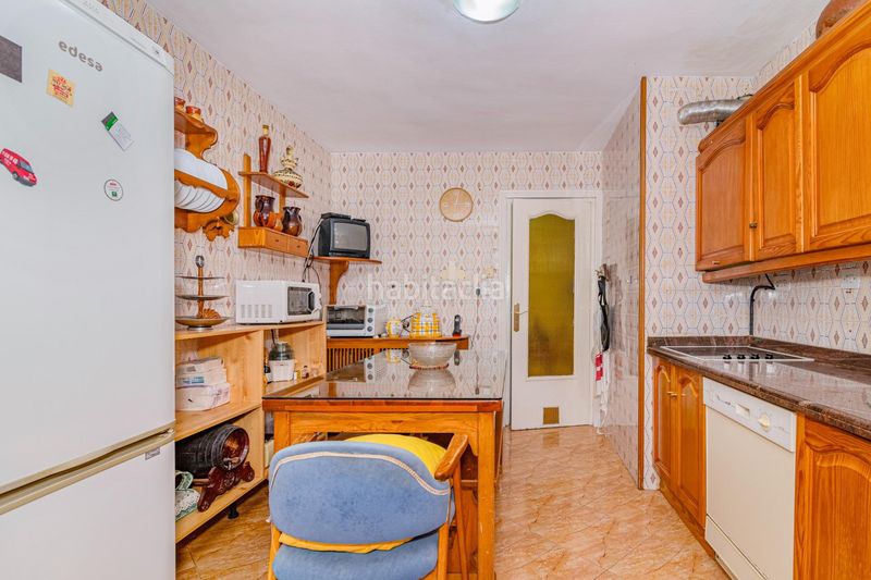 Foto a6b96417-6513-4a14-bf2a-bba88606e7ea. Pis amb calefacció aparcament a Cartuja Granada