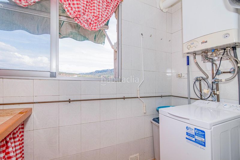 Foto e16adf8b-f98d-4893-b6a9-5d27690d9989. Pis amb calefacció aparcament a Cartuja Granada