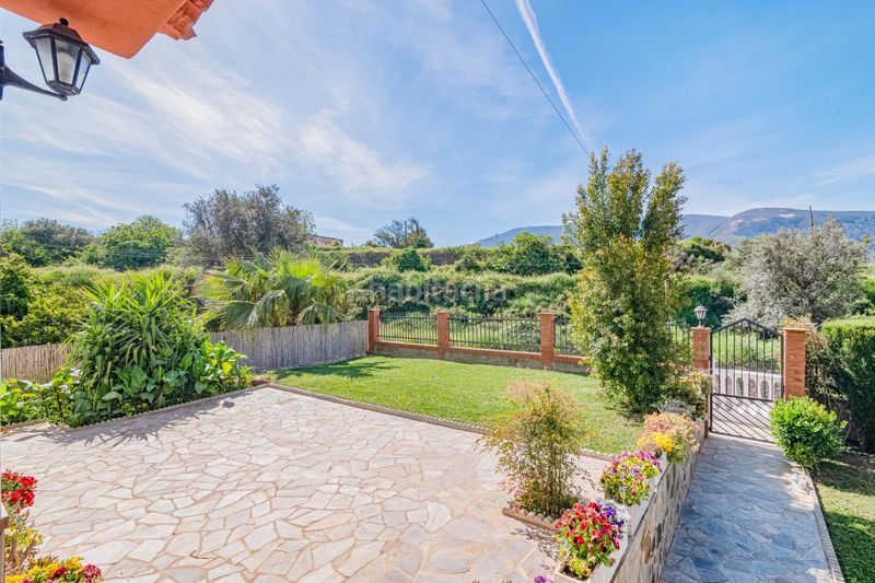 Foto 1a060662-8e4a-47fa-a62a-e006e2af133f. Xalet amb aparcament piscina a Órgiva