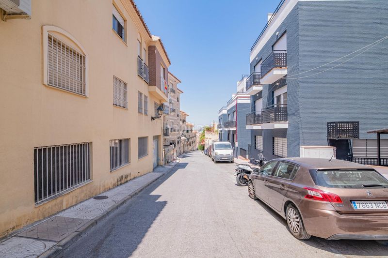 Foto ad6f599a-33ea-4521-92ea-7ab7d968b02f. Pis amb calefacció piscina a Pinos Genil