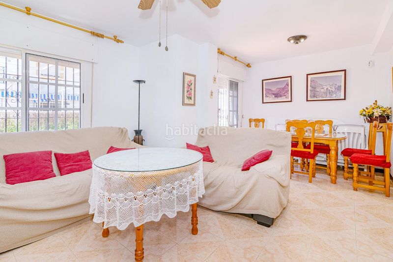 Foto b11f8ad1-c1ca-4e0b-9818-8282d96c6960. Casa adossada a Salobreña costa Salobreña