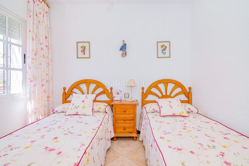 Foto ceb98f2a-ff4e-4fb5-9dd1-27778c5abd28. Casa adossada a Salobreña costa Salobreña
