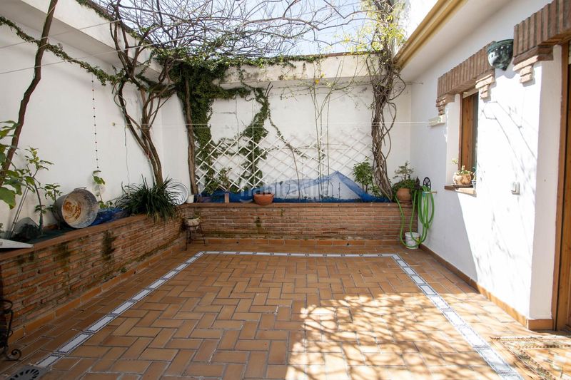 Foto c182b987-5229-4cb4-b95d-47d44d17e5d7. Casa amb calefacció aparcament a Peligros