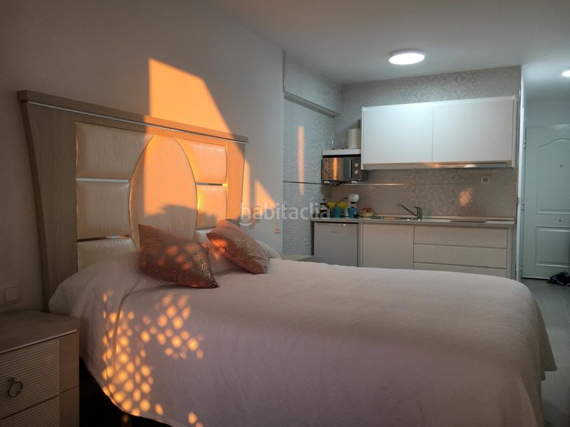 Foto f0dbd07c-3458-4d80-ab46-1736df4e432b. Estudi a Solymar Benalmádena