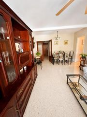 Etagenwohnung  Calle rodrigo triana. Ocasion.precio insuperable en el mercado