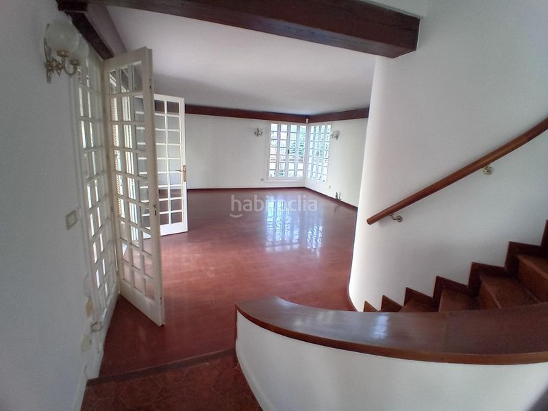 Foto 0f47baef-86ee-49c2-9c47-4b1e9f9a46d3. Chalet en calle calle antequera 8 exclusiva villa en el corazón avda. de mijas por 1.8m en Fuengirola