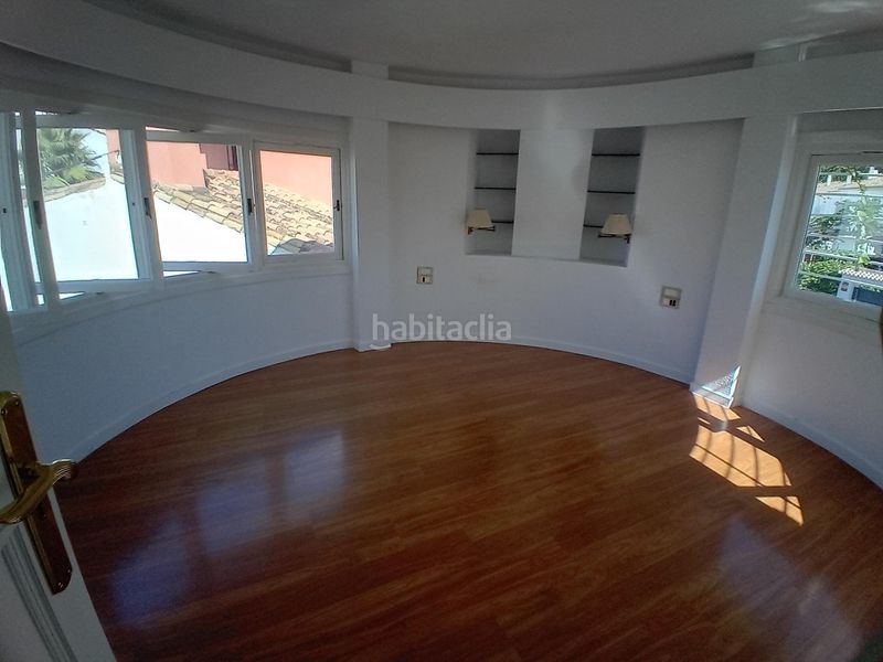 Foto 1507e459-a0fb-40fd-be07-8d6c3dfb0965. Chalet en calle calle antequera 8 exclusiva villa en el corazón avda. de mijas por 1.8m en Fuengirola