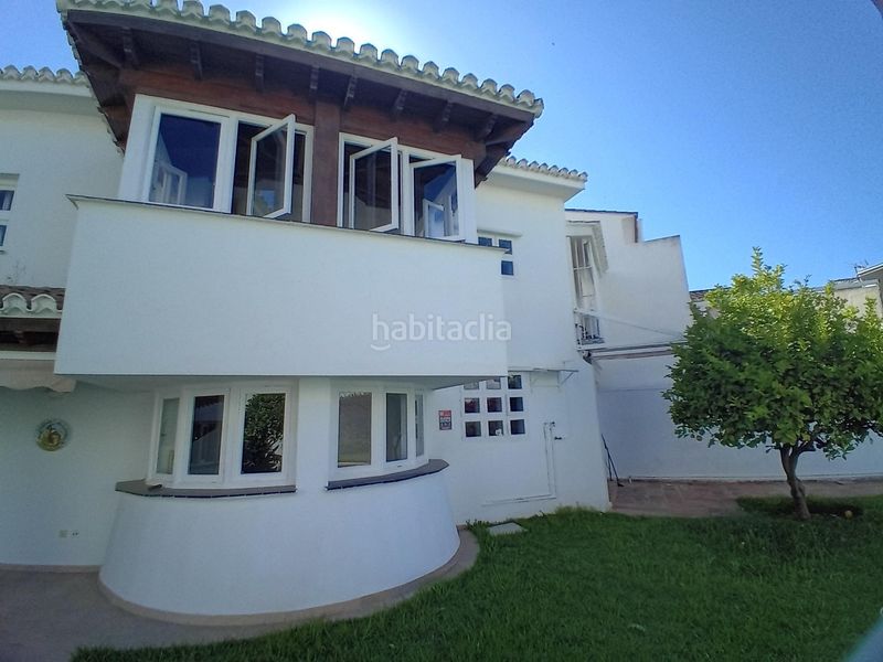Foto 2356871a-4da2-43e0-b1c7-055abcdfcc22. Chalet en calle calle antequera 8 exclusiva villa en el corazón avda. de mijas por 1.8m en Fuengirola