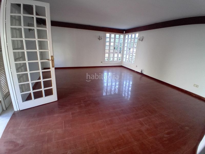 Foto 4a76b04b-79a5-43d5-b70a-6582da28113b. Chalet en calle calle antequera 8 exclusiva villa en el corazón avda. de mijas por 1.8m en Fuengirola