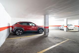 Aparcament cotxe en Centro - Sagrario. Boxplaza de garaje en venta en granada