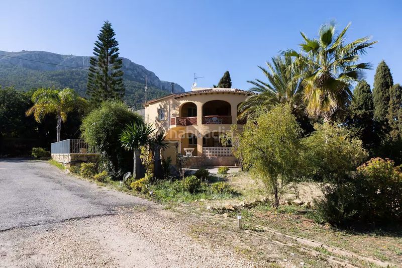 Foto 1f84159a-702d-4746-8dba-606ff51469a8. Casa amb piscina a Benicolada - Las Adelfas Calp