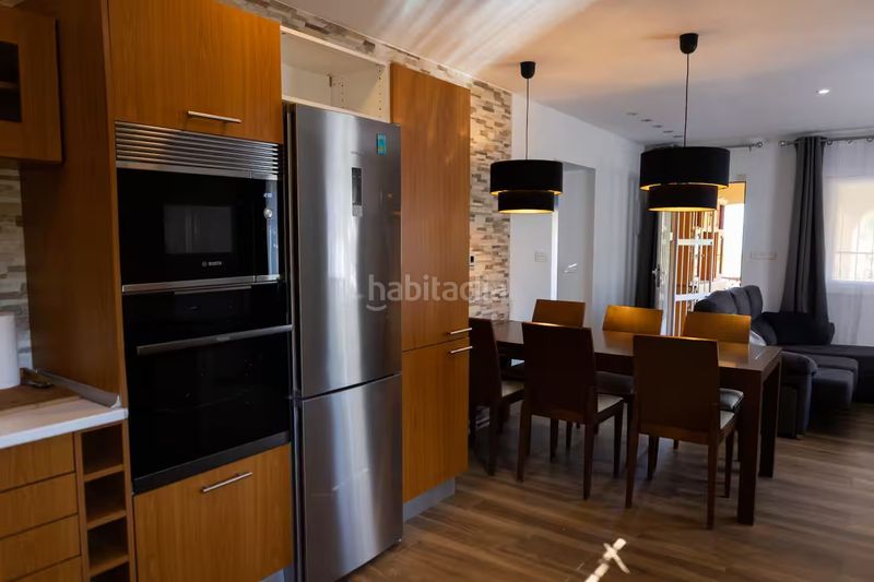 Foto 2708d7fe-c754-48fc-965d-f9ff05d5c5b3. Casa amb piscina a Benicolada - Las Adelfas Calp