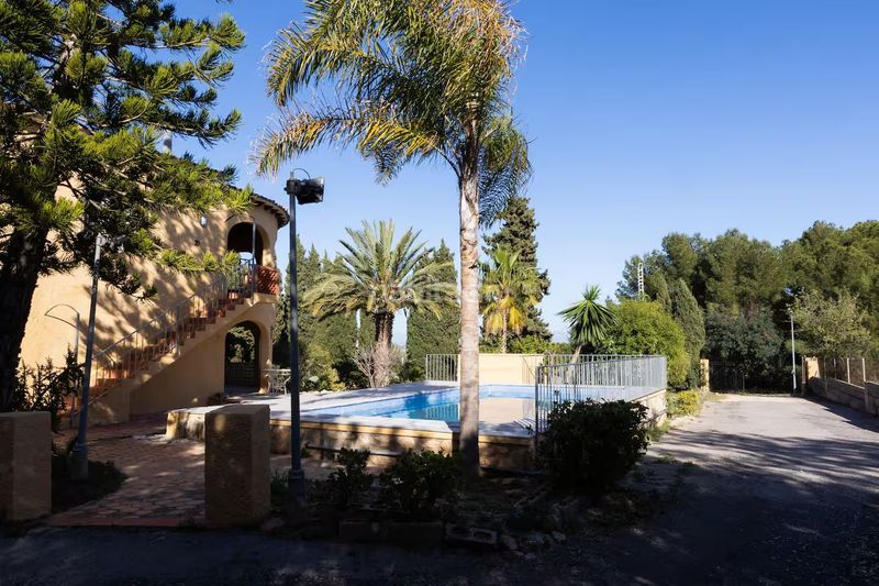 Foto 485cc3de-b955-4807-a2e7-ef391c6a5675. Casa amb piscina a Benicolada - Las Adelfas Calp