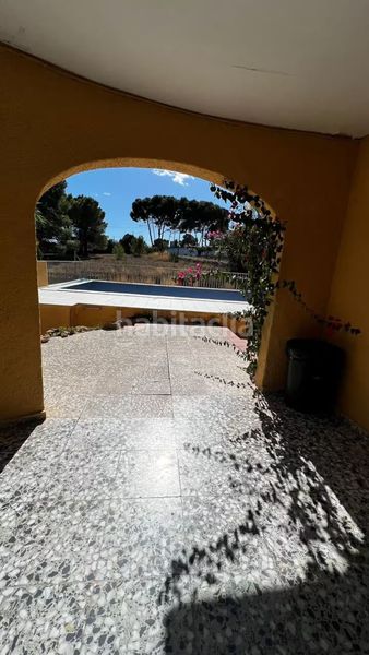 Foto 72cfbc41-4214-45c4-8b7d-24087b1fb15a. Casa amb piscina a Benicolada - Las Adelfas Calp