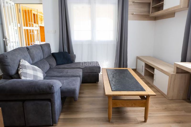 Foto bf04f293-f2be-4dc9-89af-2abf597affc6. Casa amb piscina a Benicolada - Las Adelfas Calp